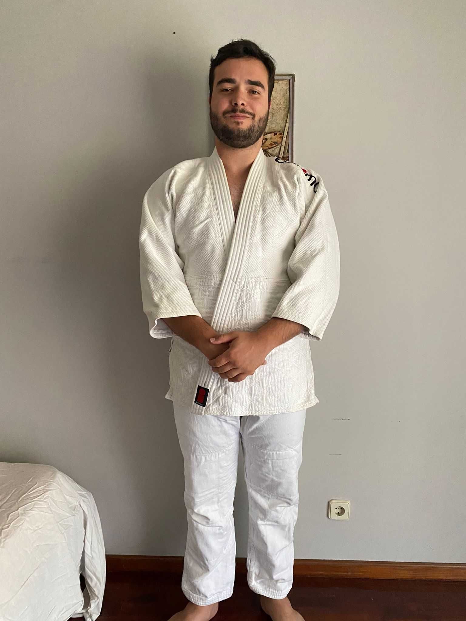 Kimono Essimo de Jiu-Jitsu - Tamanho 180 - Como Novo!