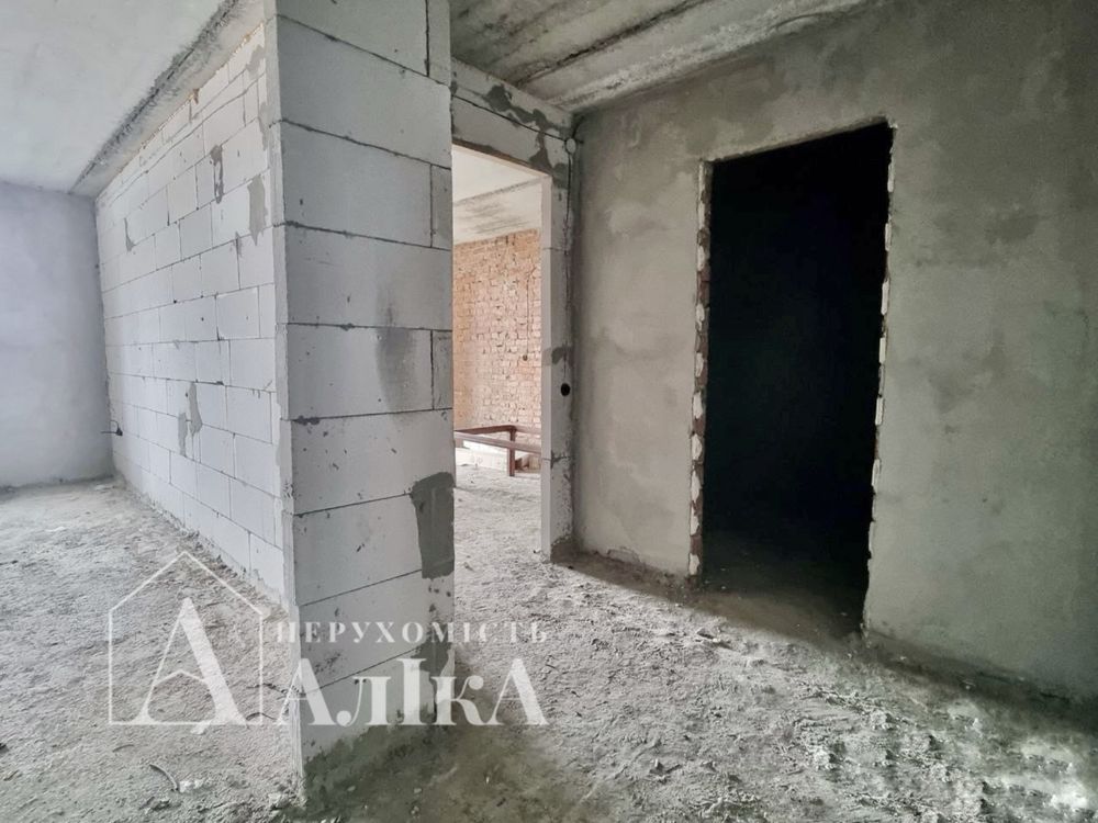 Продам велику 1-кімнатну квартиру в новобудові центрі!