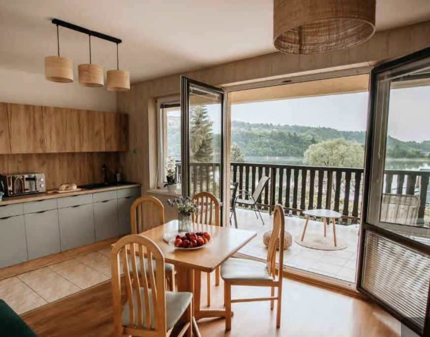Apartamenty  Domki Pokoje Jacuzzi Bieszczady Nad Jeziorem Las w Górach