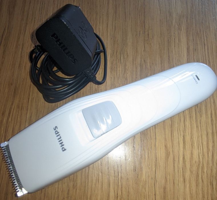 Maszynka strzyzarka do włosów brody Philips qc5132 ładowarka nasadka
