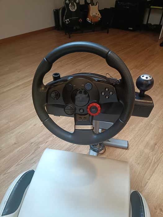 Cadeira playseat com pedais e volante