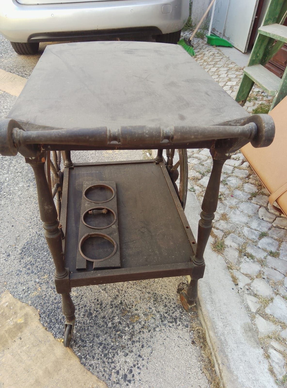 Carrinho de chá vintage muito antigo