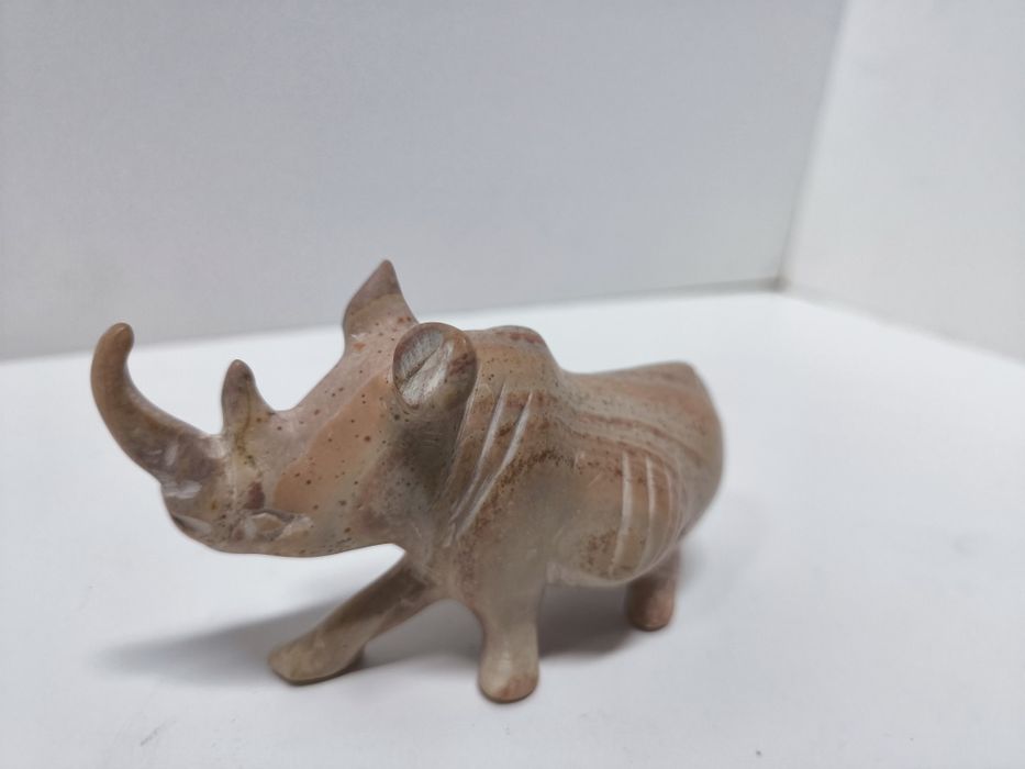 Escultura de animais em pedra-sabão (9-15cm)