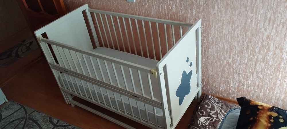 Детская кроватка