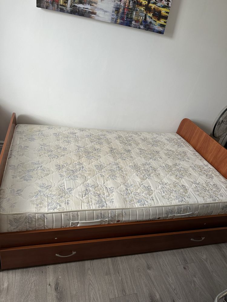 Спальне ліжко