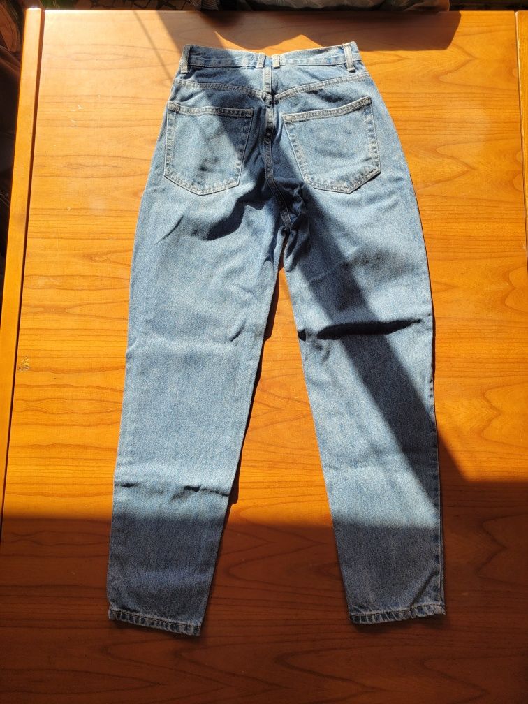 Calças de ganga azuis claras da Pull&Bear