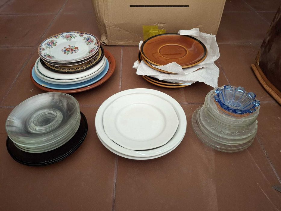 Pratos vintage diversos
