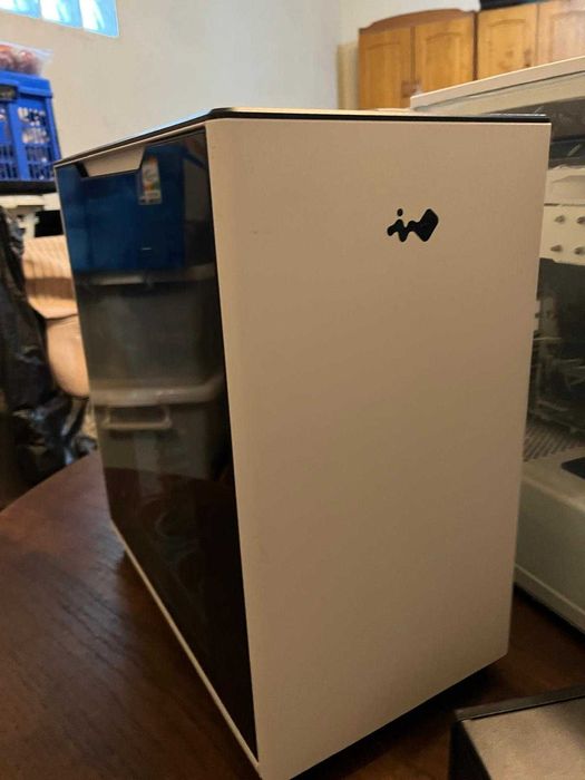 Caixa InWin A5 ATX Branca