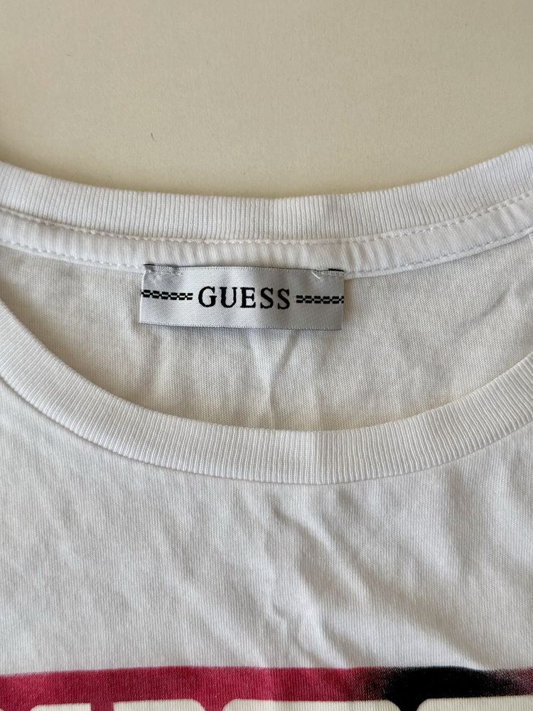 Футболка Guess