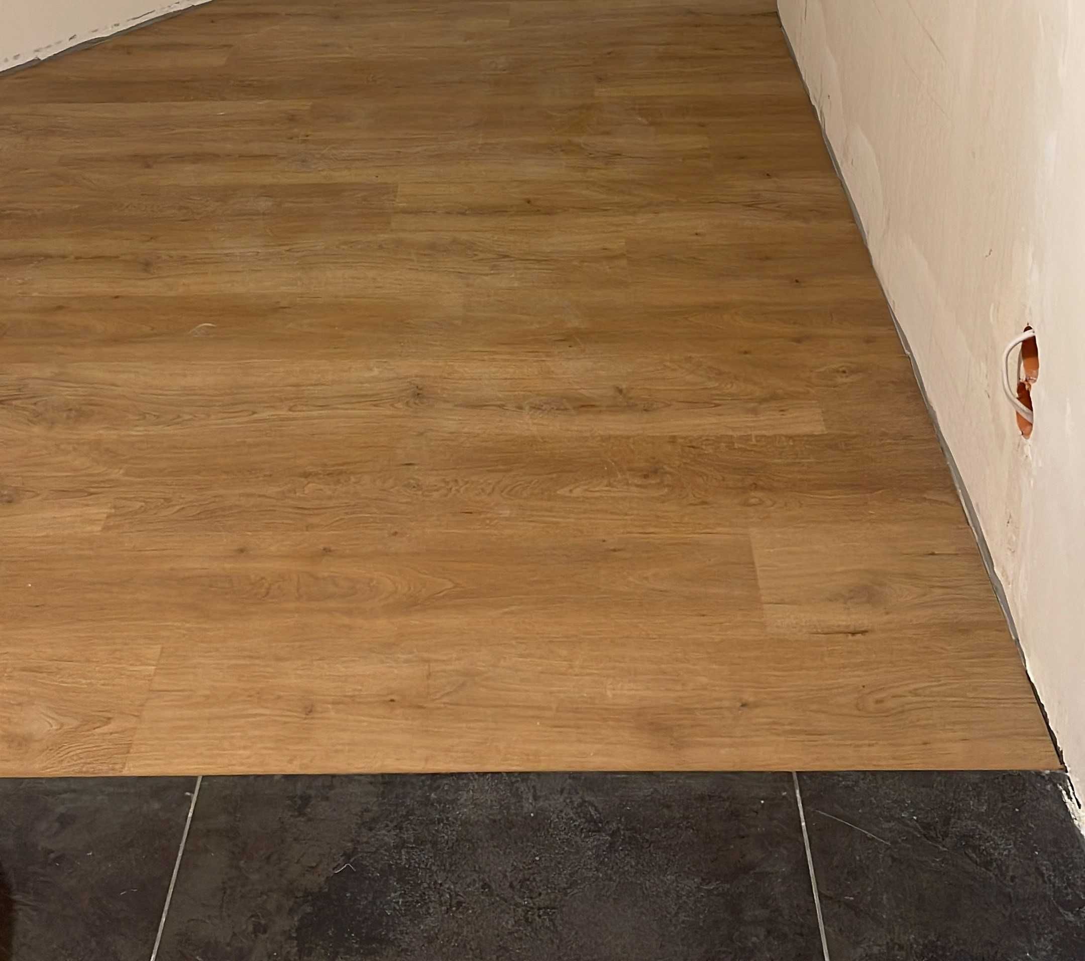 panele winyl LVT MultiContract Venossa dekor MV011, pełna paczka 4 m2