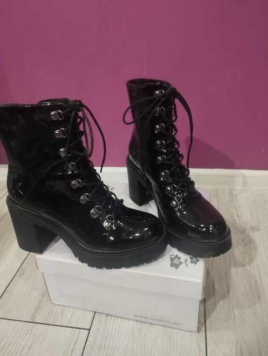 Buty botki kozaki lakierowane 40