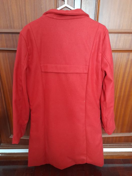 Casaco comprido vermelho