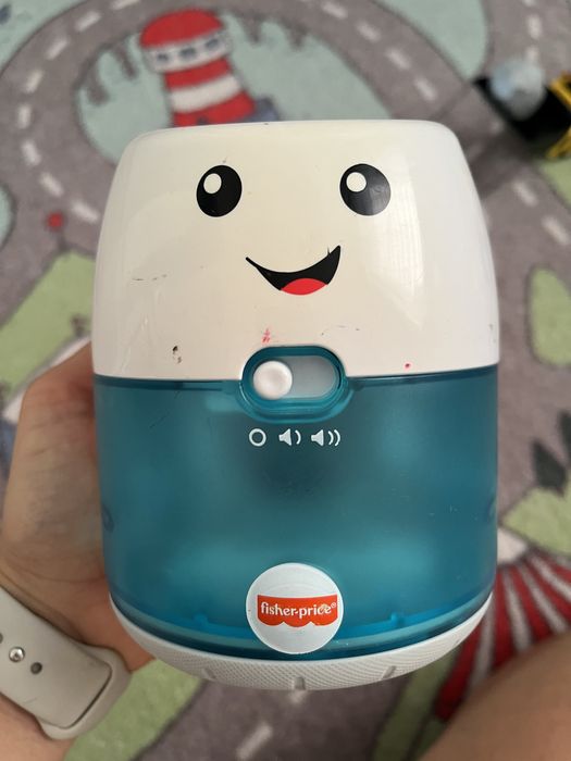 Fisher price- wesoły głośniczek.
