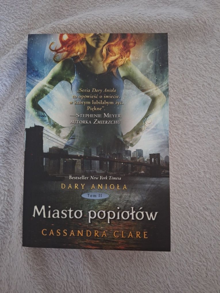 Miasto popiołów Dary anioła cassandra clare książka młodzieżowa