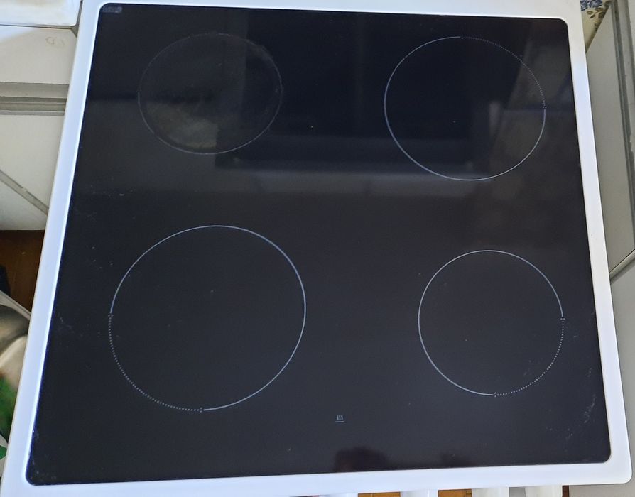 Fogão Zanussi com placa vitroceramica e forno com ventoinha turbo