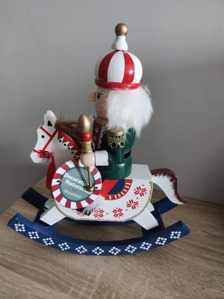 Dziadek do orzechów koń na biegunach