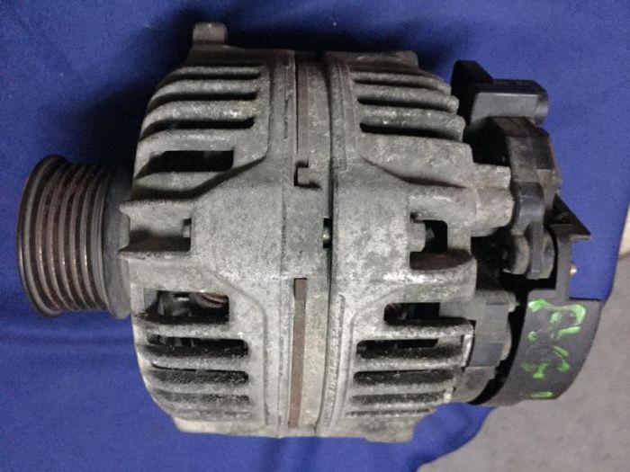 Vendo alternador BOSH Audi/VW/Seat/Skoda 90A