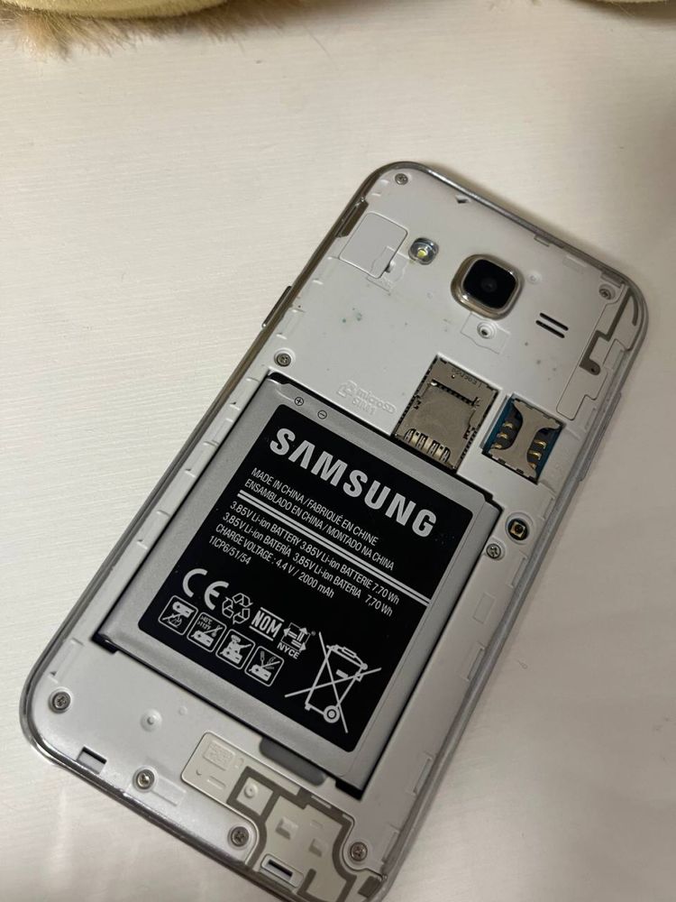 Телефон Samsung J2на запчастини