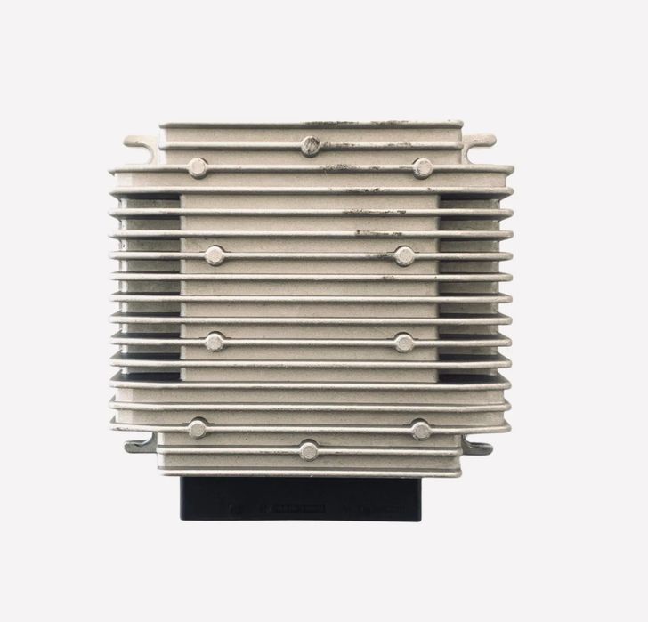 Підсилювач звука аудіосистеми Audio Tesla Model S X