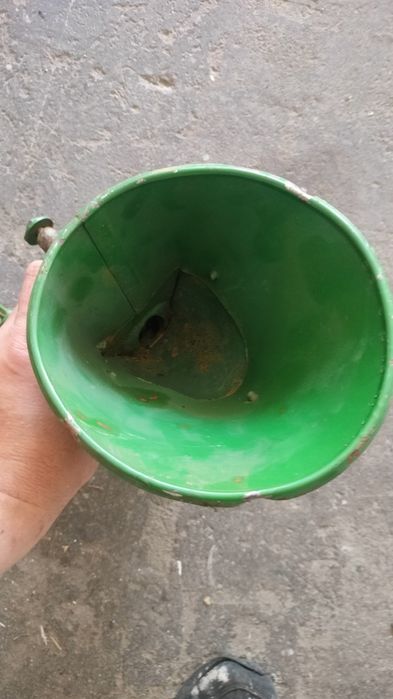 Zabytkowy młynek do zboża