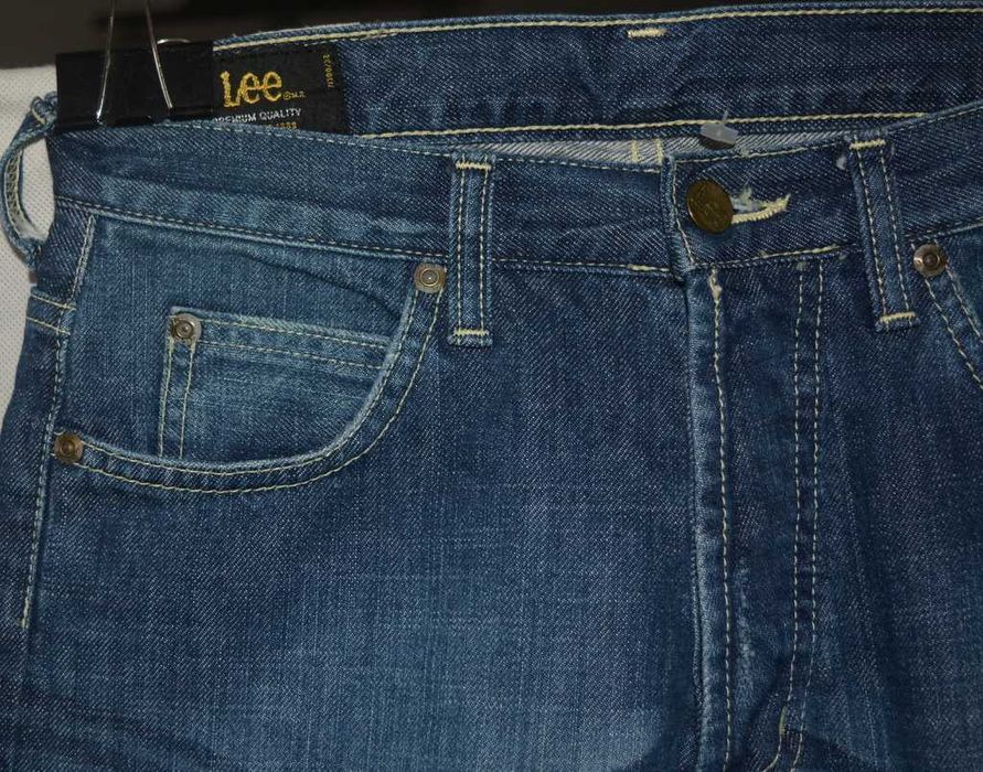 Szerokie jeansy Lee Denver ze strzępieniami 29/32