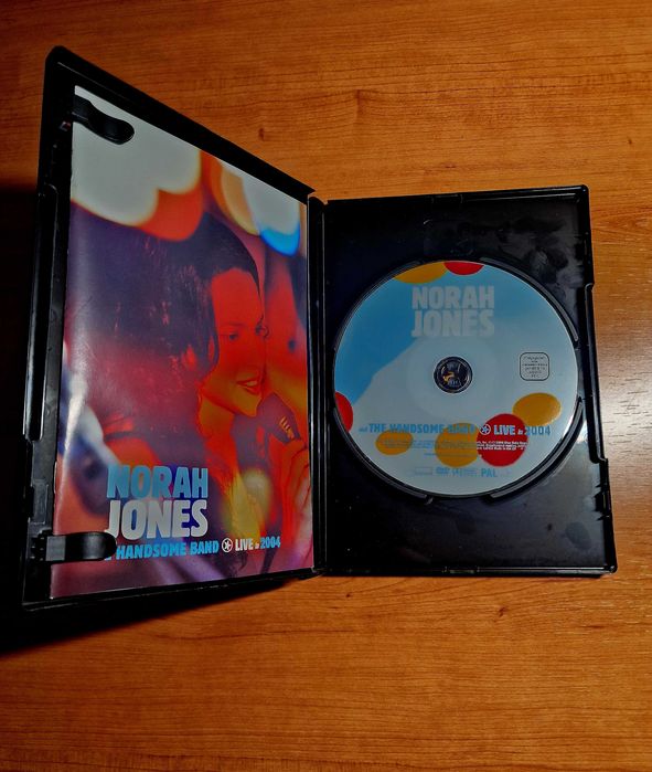 NORAH JONES and the Handsome Band Live 2004/Ryman Auditorium Nashville