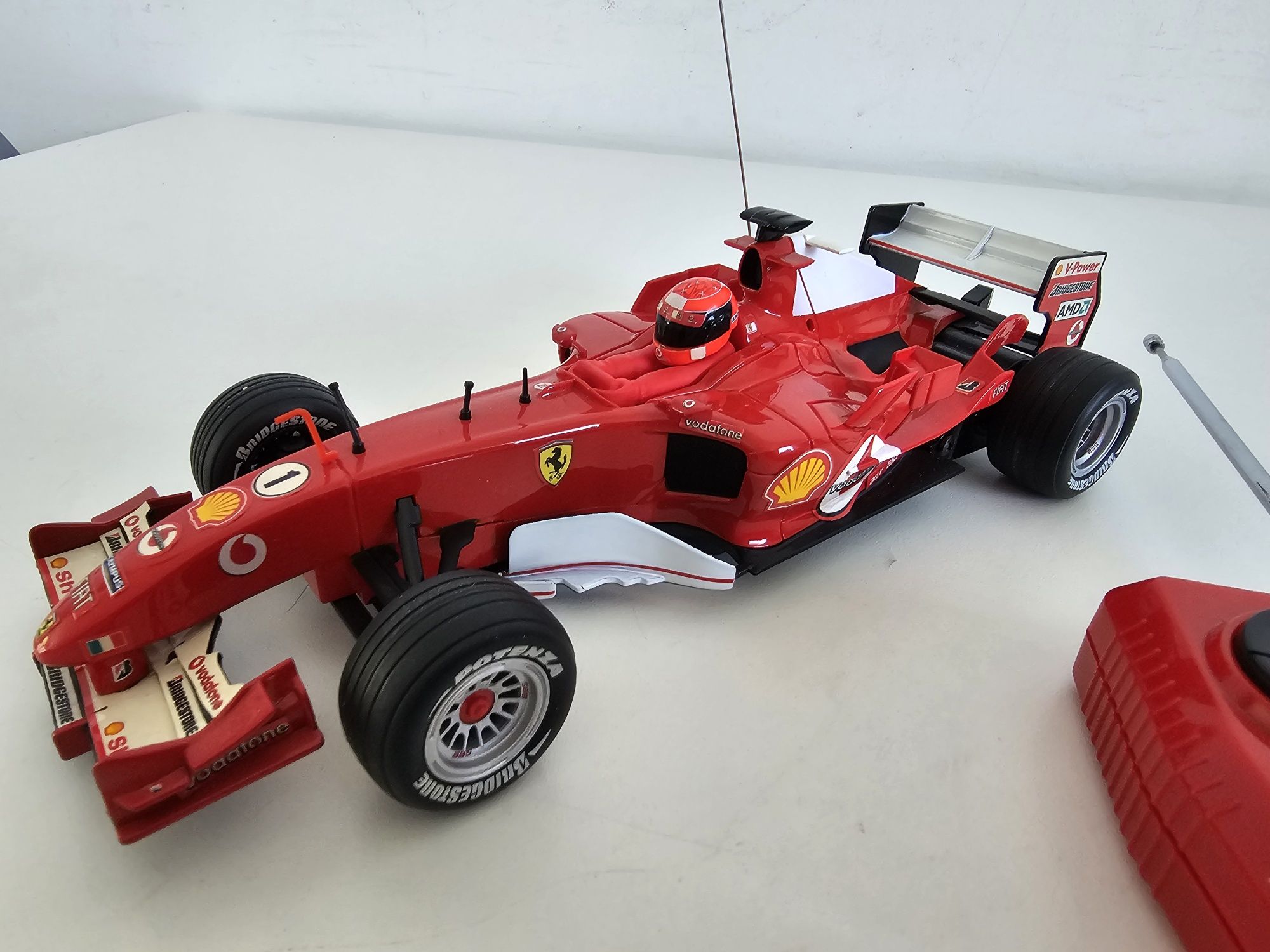 Ferrari F10 Auto Samochód MJX RC skala 1/18