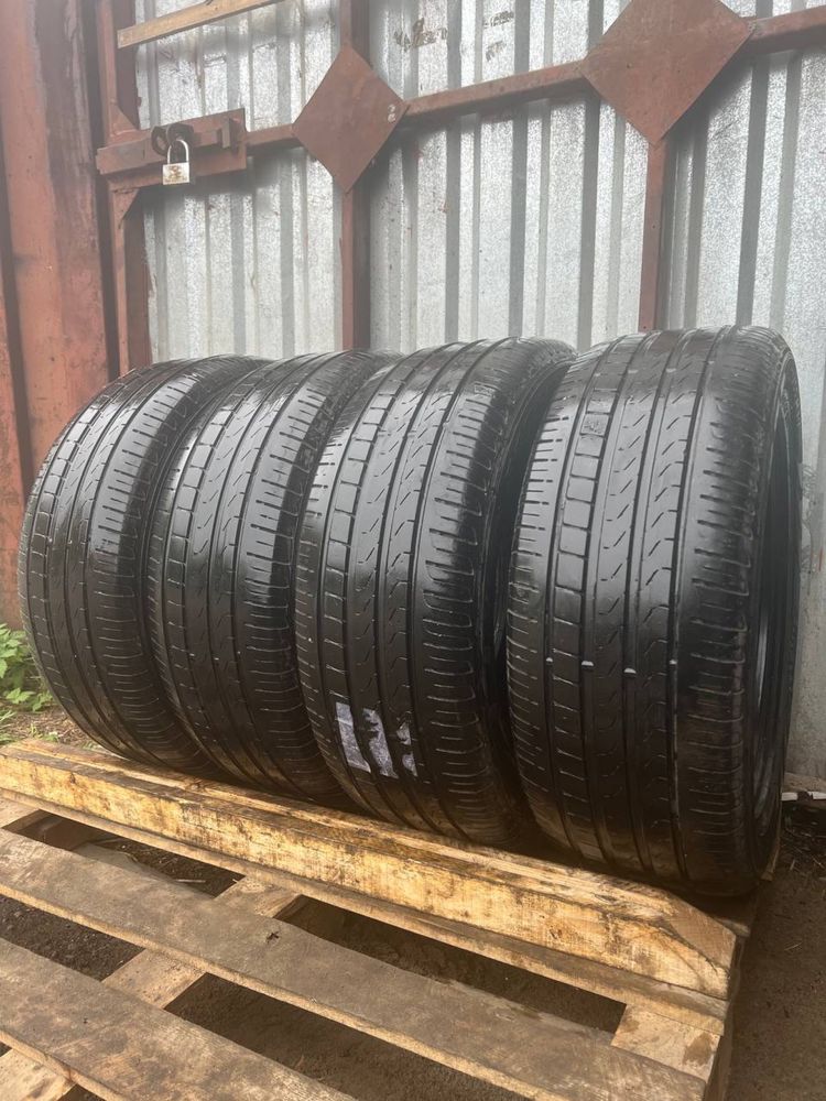 Продам летний комплект резины Pirelli 235/55/18