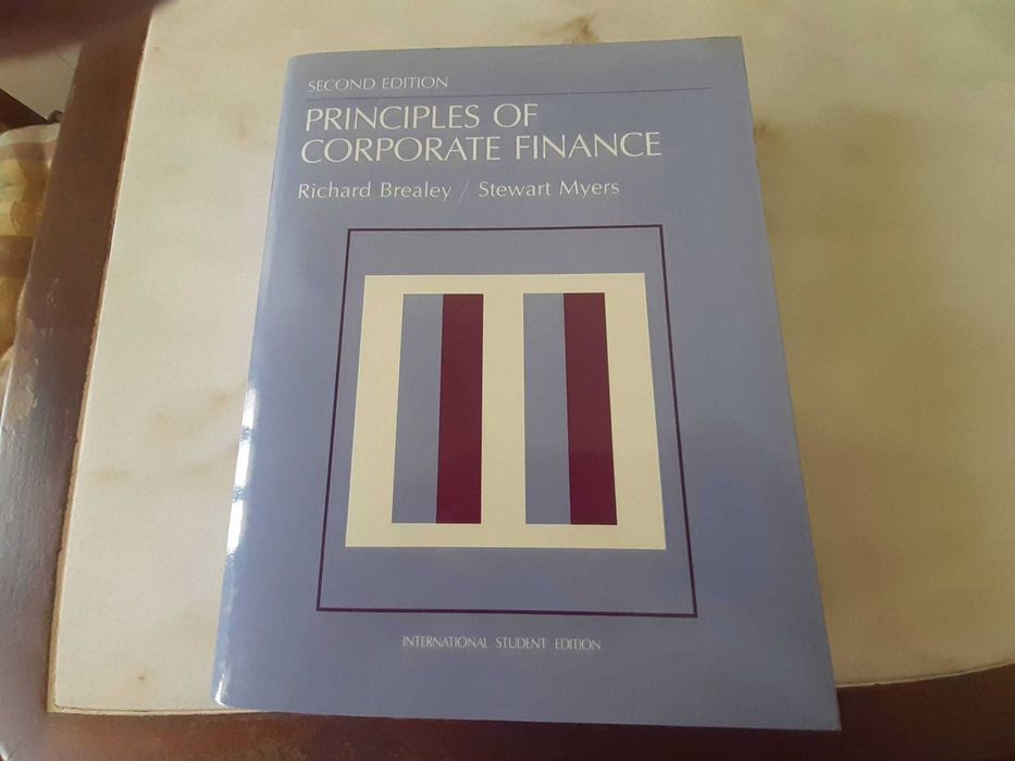 Livro "Principles of Corporate Finance", em excelente estado