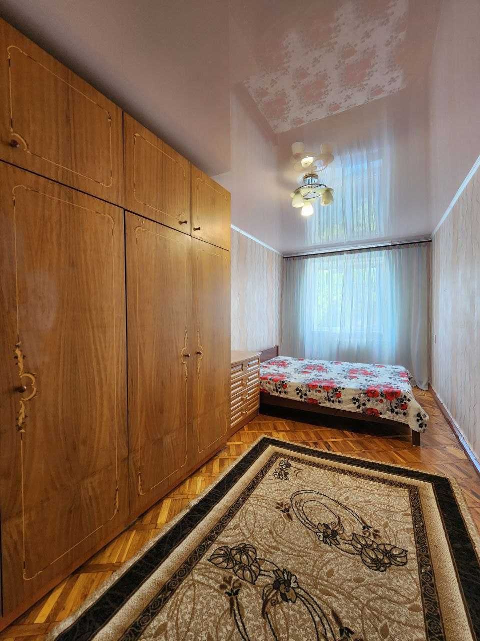 Продам 2 кімнатну кв-ру на Криському бульварі  !