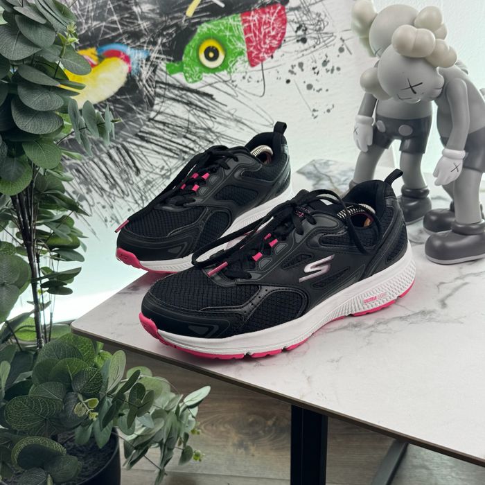 Кросівки Skechers Go Run 40 розмір Е5571