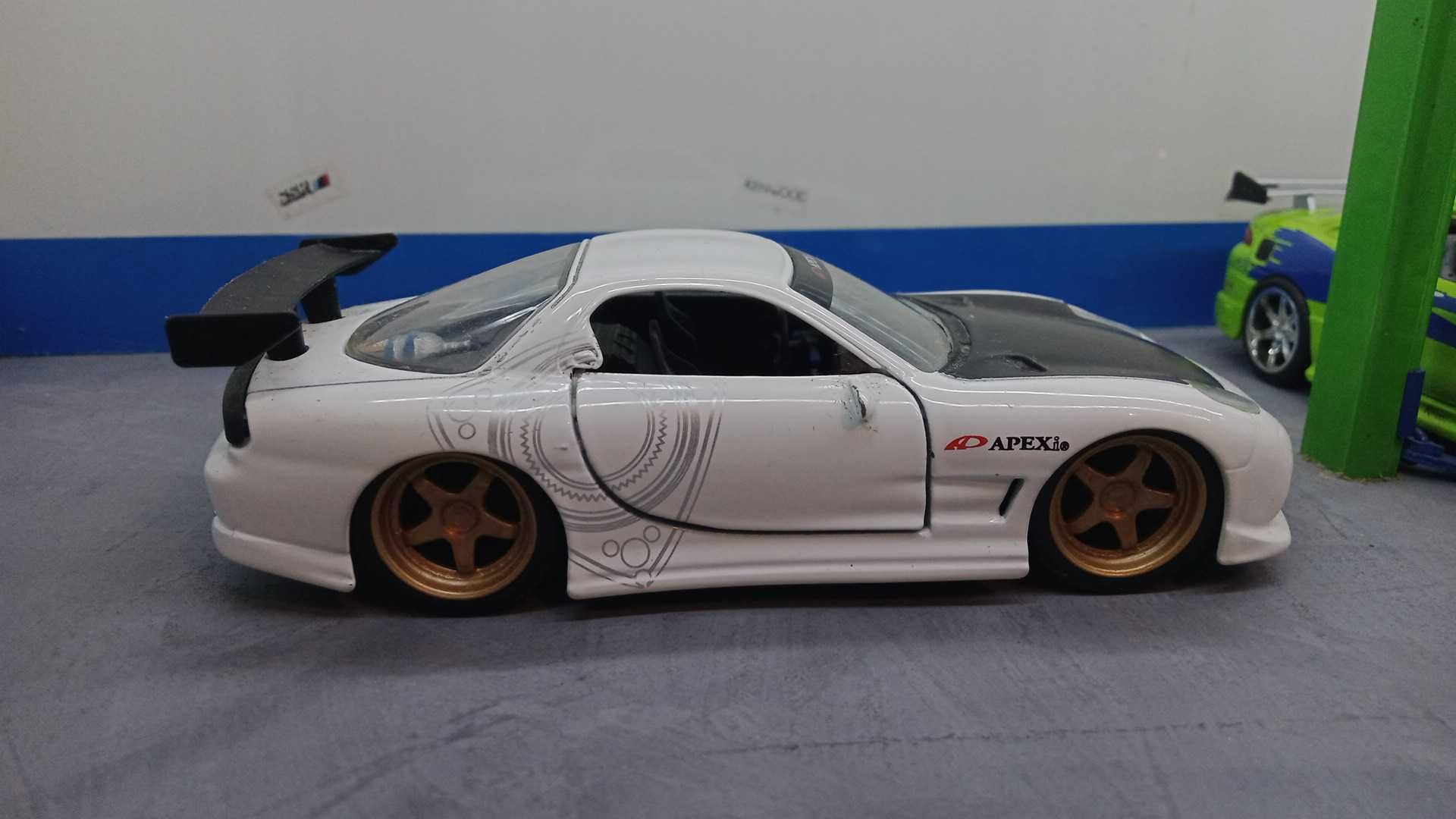 Машинка Модель Mazda RX-7 1993 1/32 Jada