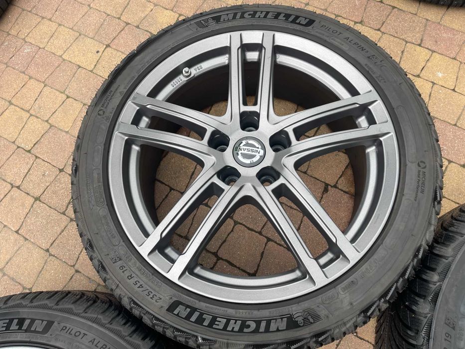 3854. Koła zimowe Nissan Juke Qashqai 5x114.3 225/45/19 6.5/8mm