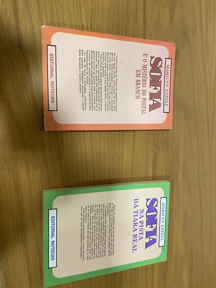 Conjunto de Livros Antigos