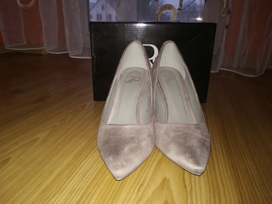 Buty na obcasie - szare