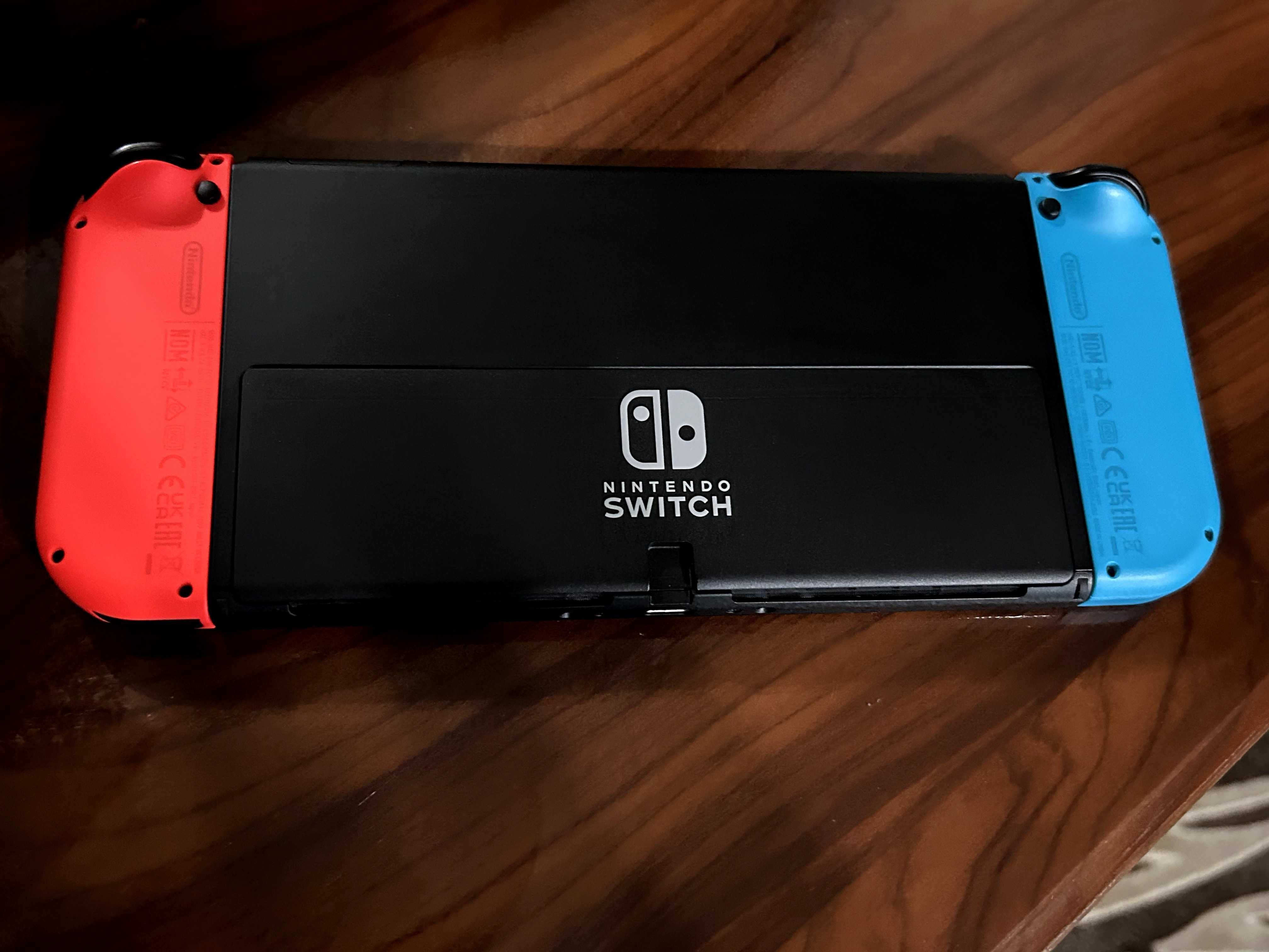 Nintendo Switch OLED повний комплект (стан нової) + гарантія від Ябко!