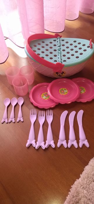 Cesto com utensílios de cozinha para Picnic da Minnie Mouse