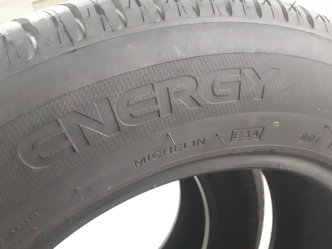 Dois pneus novos 195/65R15 91H Michelin Citröen Berlingo