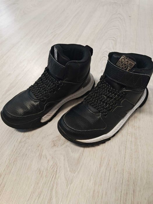 Buty dziecięce New Balance PT800TB3 – czarne- wodoodporne rozmiar 32