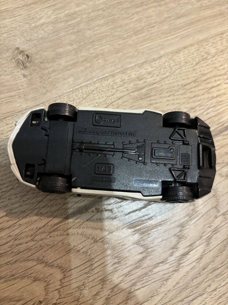 Auto Lamborghini Reventon Bburago 1:43