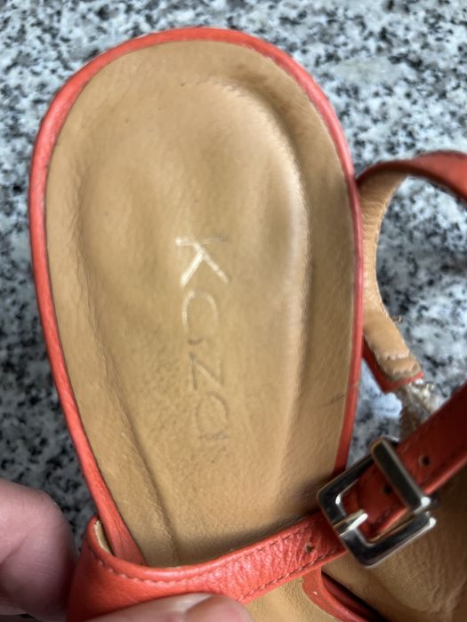 Sandały damskie firmy Kazar ze skóry naturalnej