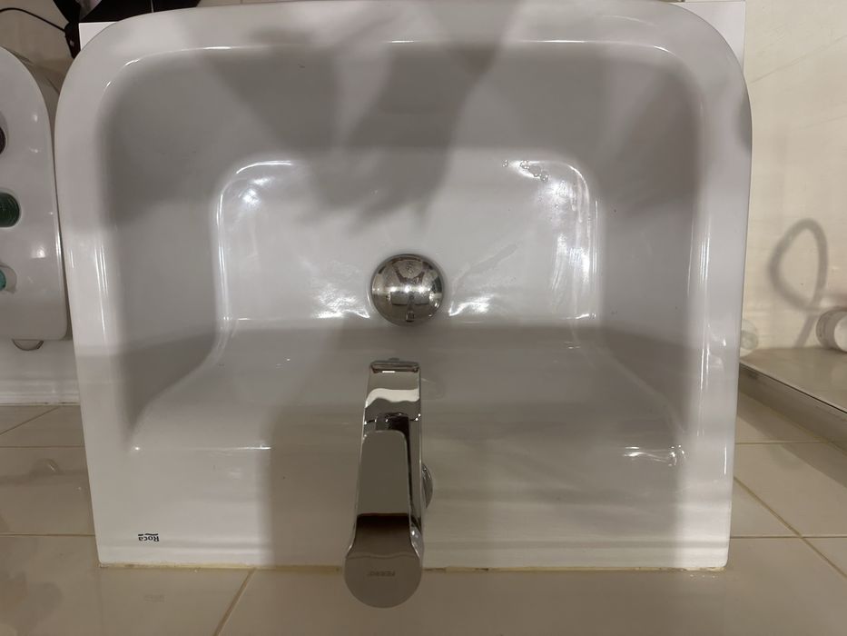 Szafks podwieszana do łazienki