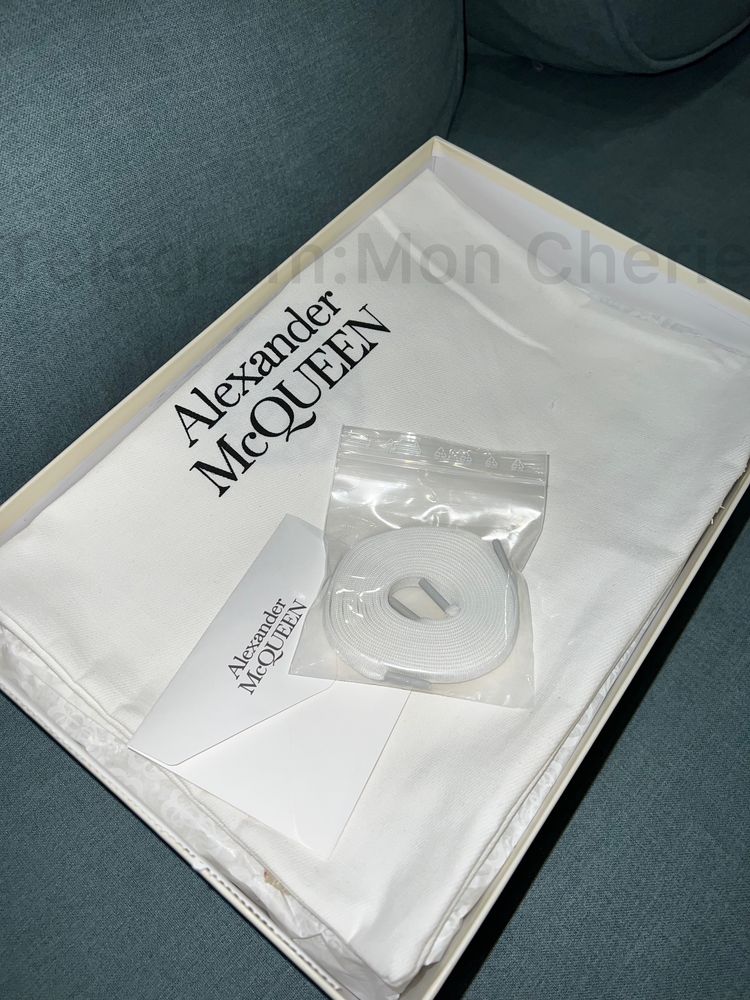 Кроссовки Alexander McQueen в наличии