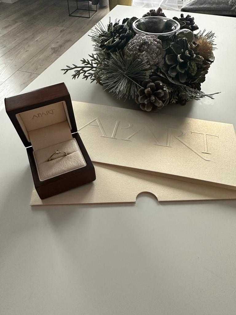 Sprzedam pierścionek zaręczynowy z Brylantem / Diamentem firmy APART