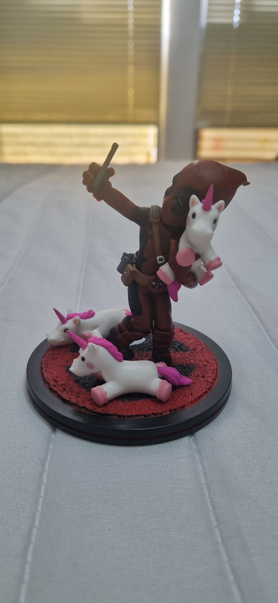 Figura Marvel Deadpool Unicorn Selfie