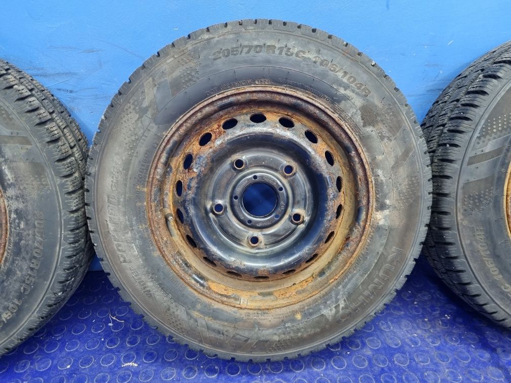 KOMPLET Felg Stalowych Opony Kumho 205/70/15C ET 60 5x160 OEM