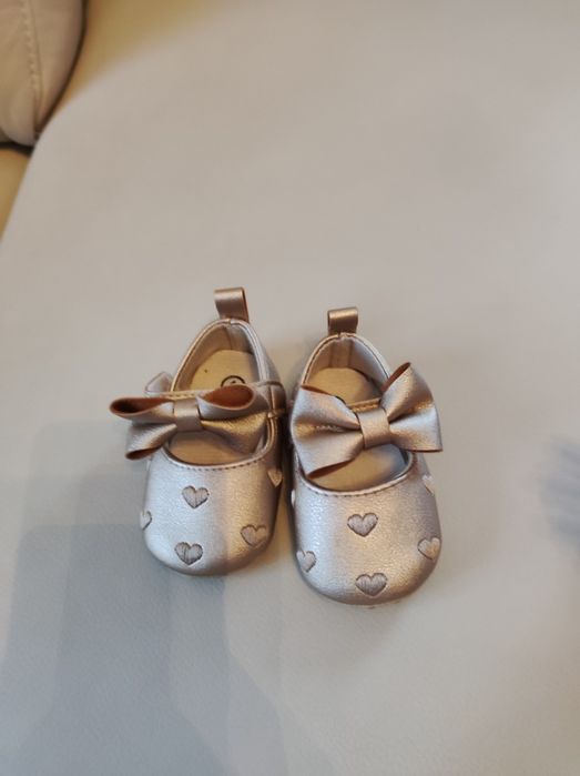 Черевички для дівчинки