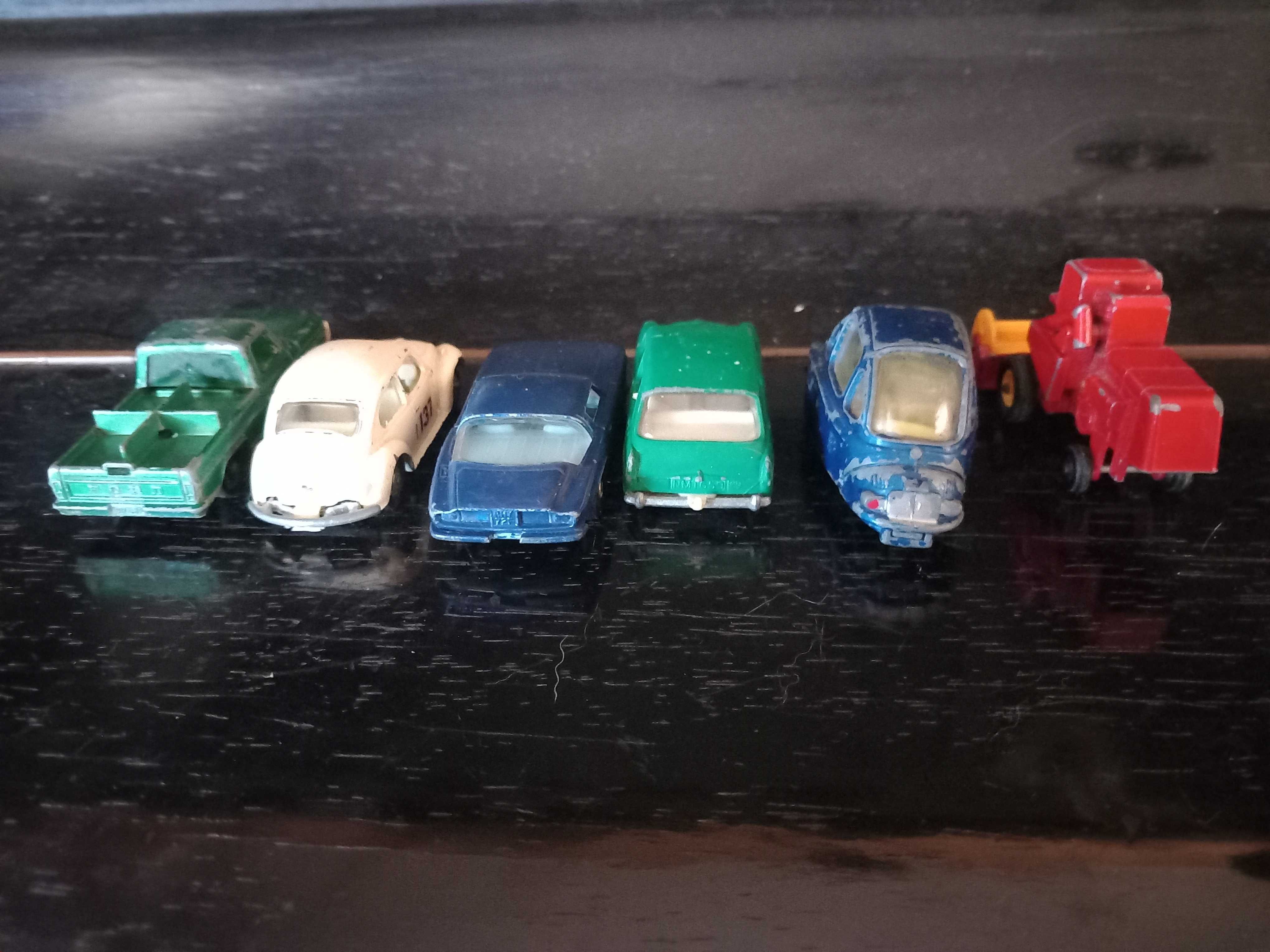 Pequenas e antigas miniaturas vintage de carros Matchbox