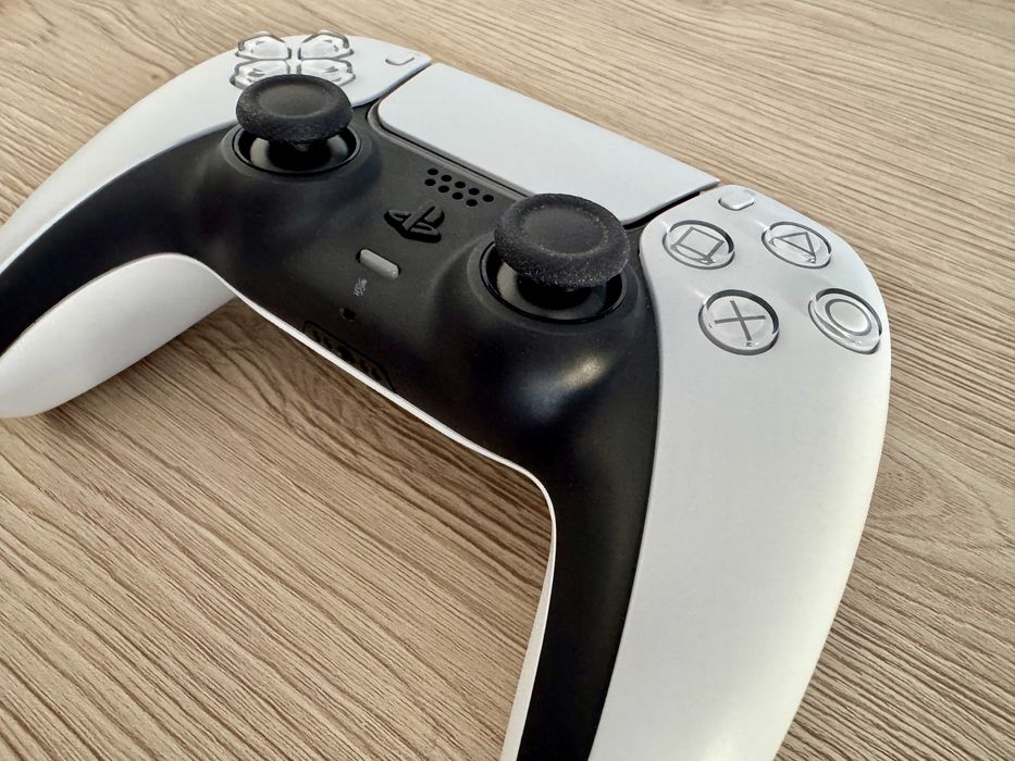Comando PS5 DualSense (PS5/PC/Mac/Bluetooth) - 5 Anos de Garantia