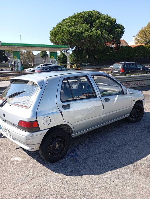 Renault Clio - Motor Fiável, Excelente Estado e Preço Justo!